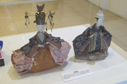 ひな人形　押絵　展示風景